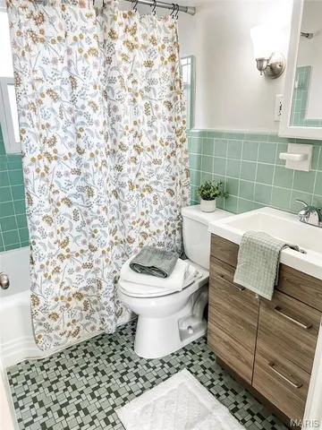 $2,350 | 1 Dickson Court, Kirkwood, MO 63122