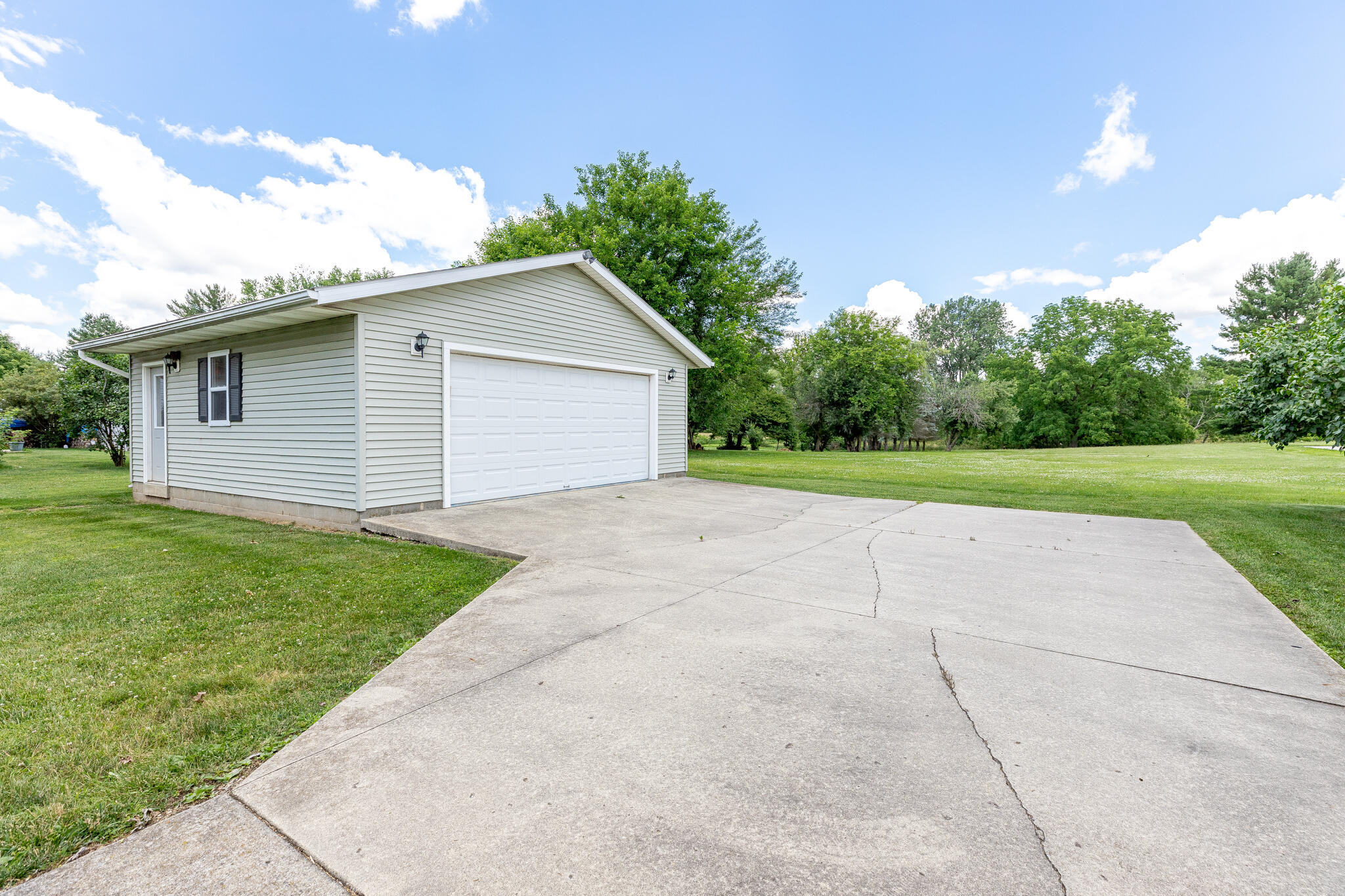848 Runkle Street West Liberty, OH 43357 - Photo 3 of 25