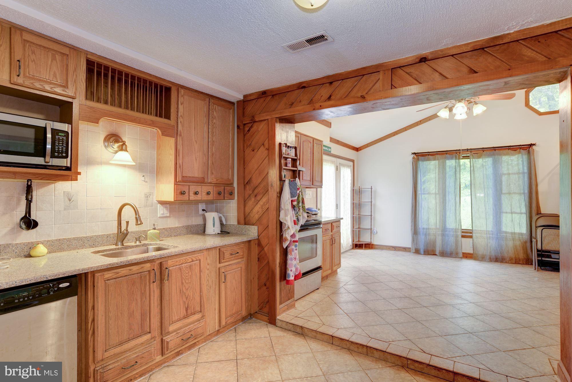 18318 Sharon Road Triangle, VA 22172 - Photo 6 of 16 Kitchen extends into a sunny breakfast room