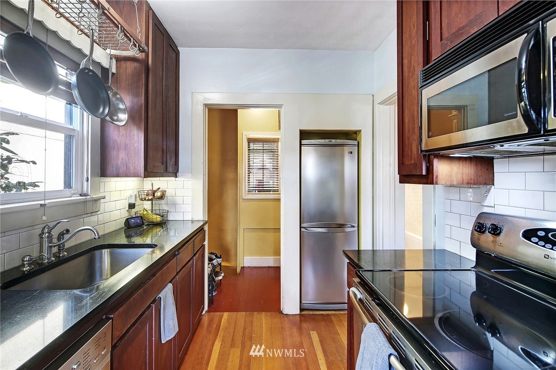 2229 Yale Avenue East Seattle, WA 98102 - Photo 11 of 27 Gallery Image 11