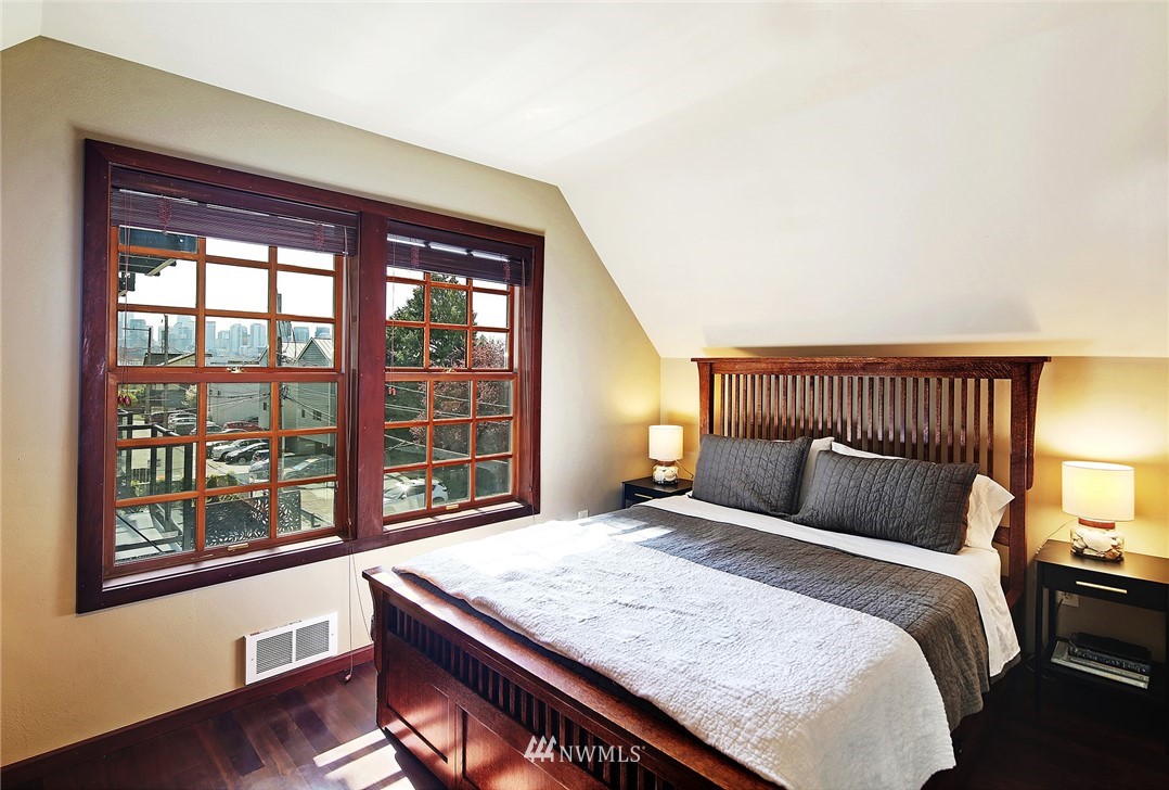 2229 Yale Avenue East Seattle, WA 98102 - Photo 13 of 27 Gallery Image 13