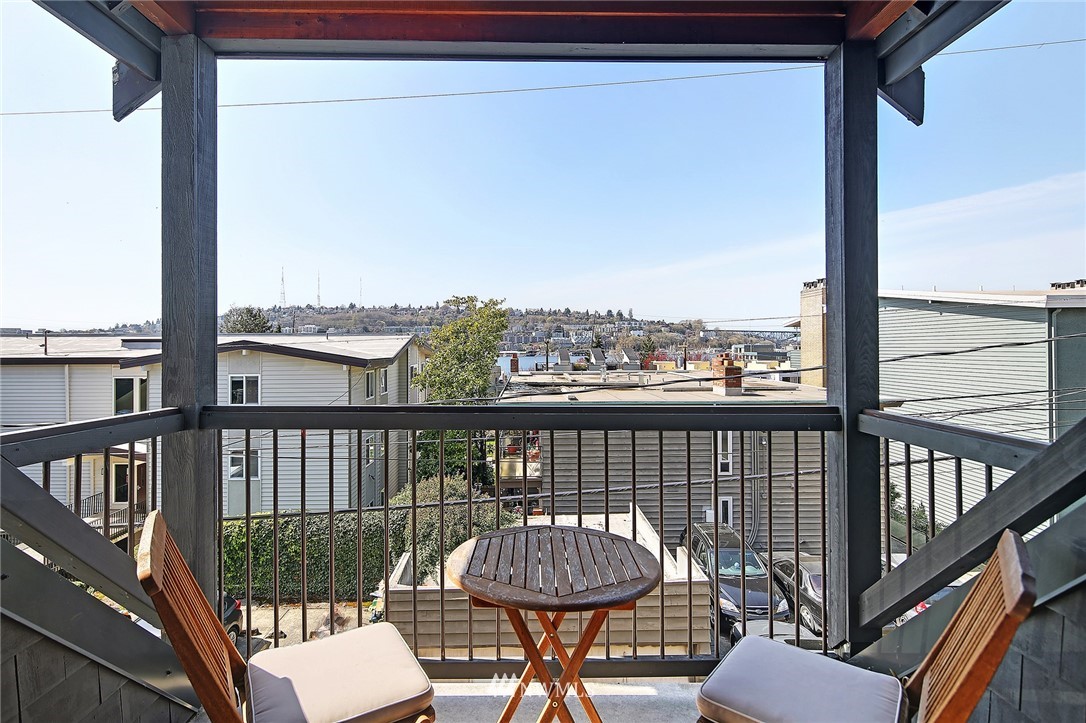 2229 Yale Avenue East Seattle, WA 98102 - Photo 18 of 27 Gallery Image 18