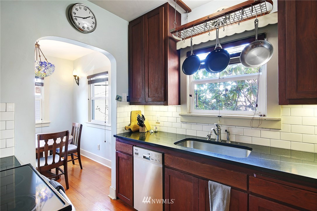 2229 Yale Avenue East Seattle, WA 98102 - Photo 10 of 27 Gallery Image 10