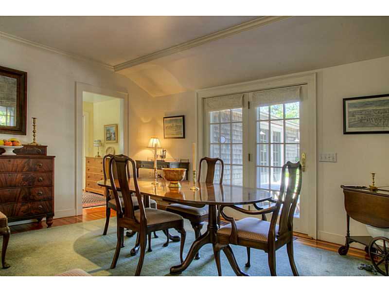 10 Whittier Road Jamestown, RI 02835 - Photo 14 of 25 Dining Room.
