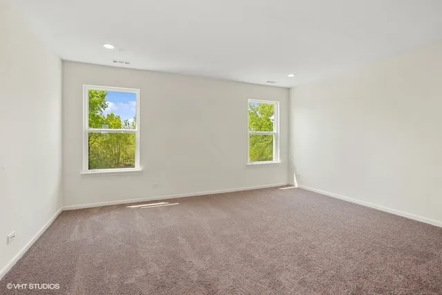 $849,900 | 239 Stonington Drive, Bloomingdale, IL 60108