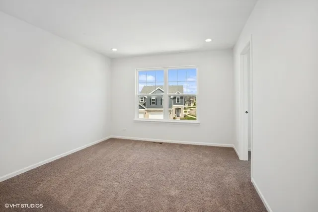 $849,900 | 239 Stonington Drive, Bloomingdale, IL 60108