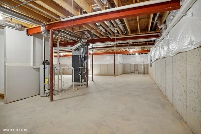 $849,900 | 239 Stonington Drive, Bloomingdale, IL 60108