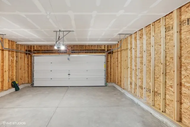 $849,900 | 239 Stonington Drive, Bloomingdale, IL 60108