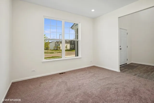 $849,900 | 239 Stonington Drive, Bloomingdale, IL 60108