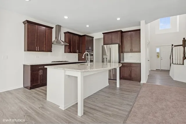 $849,900 | 239 Stonington Drive, Bloomingdale, IL 60108