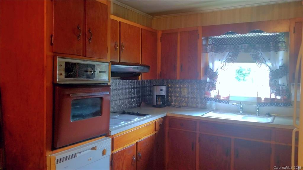 1241 Houston Mill Road Conover, NC 28613 - Photo 7 of 18 Gallery Image 7