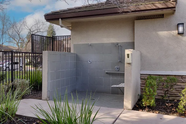 $319,900 | 701 Gibson Drive, Unit 1712, Roseville, CA 95678