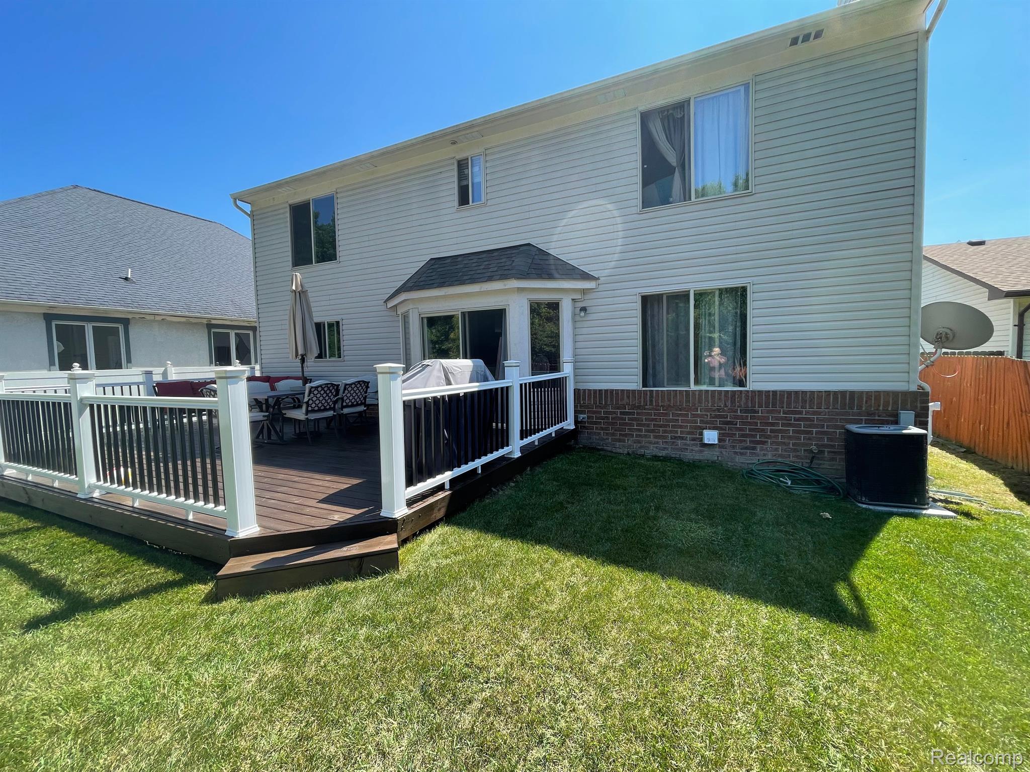 2111 Elmcrest Road Sterling Heights, MI 48310 - Photo 35 of 36 Gallery Image 35