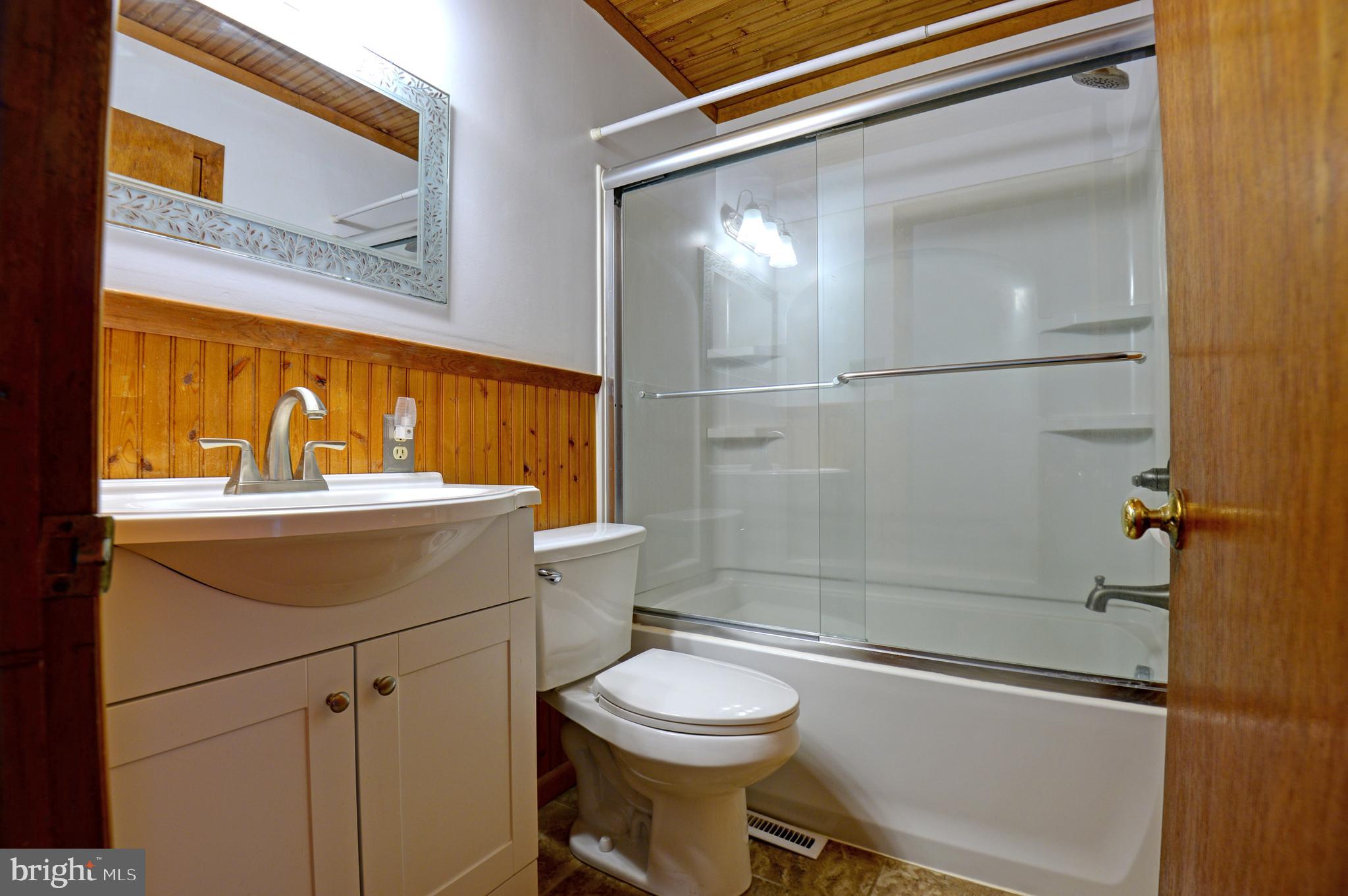 7828 Jonestown Road Harrisburg, PA 17112 - Photo 13 of 22 Gallery Image 13