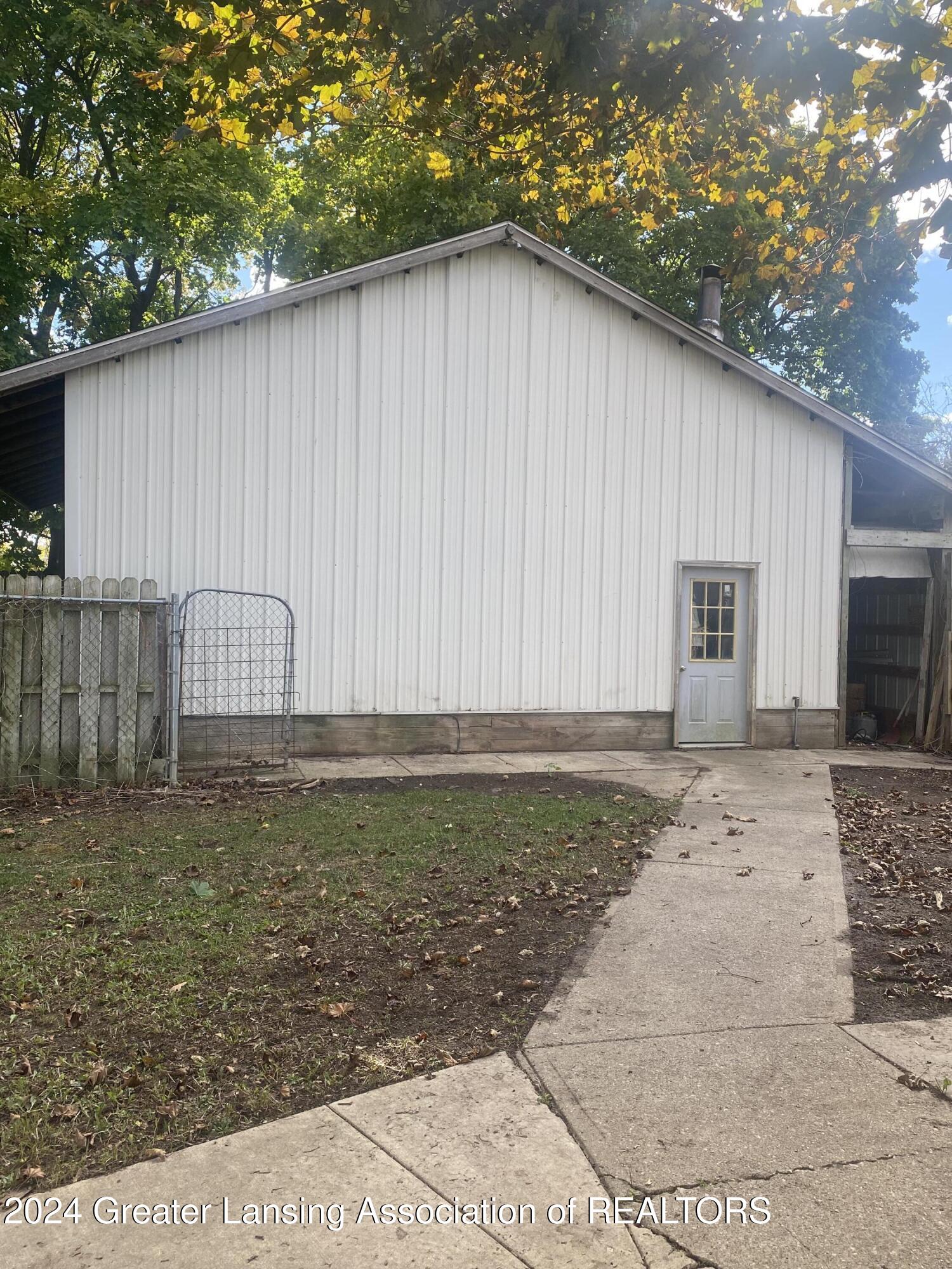 1189 West Round Lake Road Dewitt, MI 48820 - Photo 21 of 31 IMG_2919