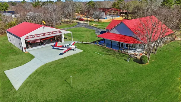 $899,900 | 11592 Tailslide Drive, Berryville, TX 75763