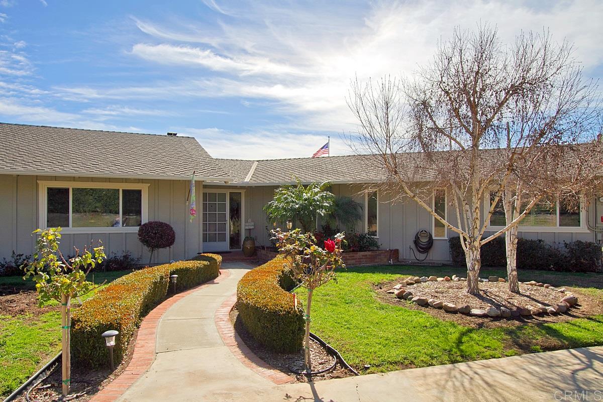 1918 Calmin Drive Fallbrook, CA 92028 - Photo 2 of 24 Gallery Image 2