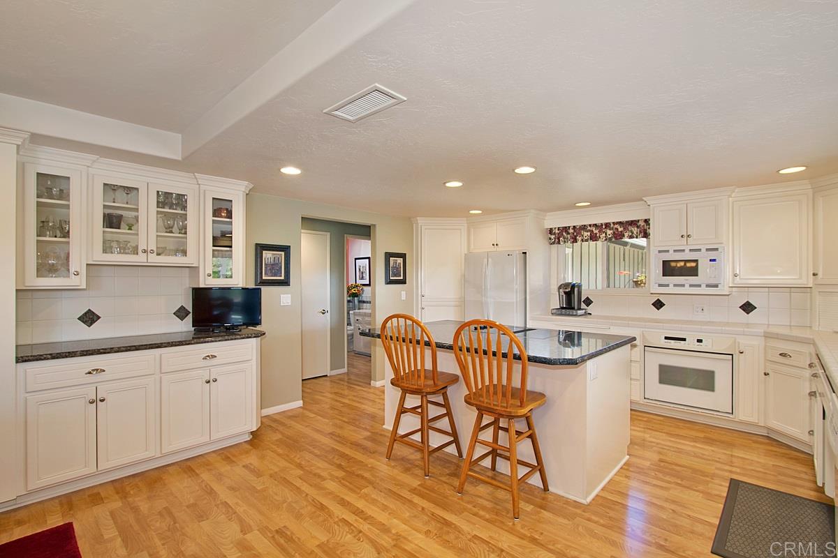 1918 Calmin Drive Fallbrook, CA 92028 - Photo 7 of 24 Gallery Image 7