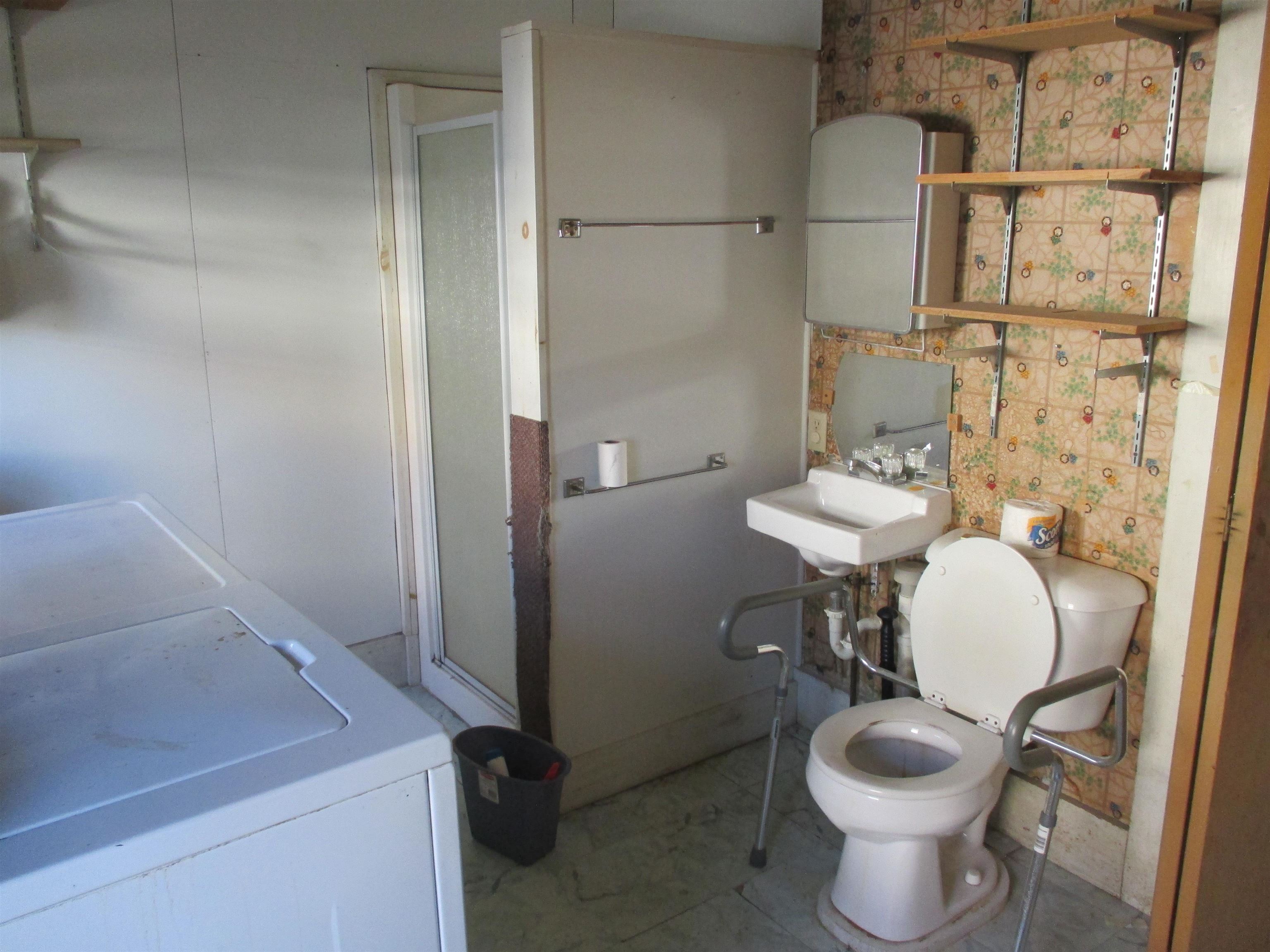 118 Charles Street Rochester, NH 03867 - Photo 15 of 46