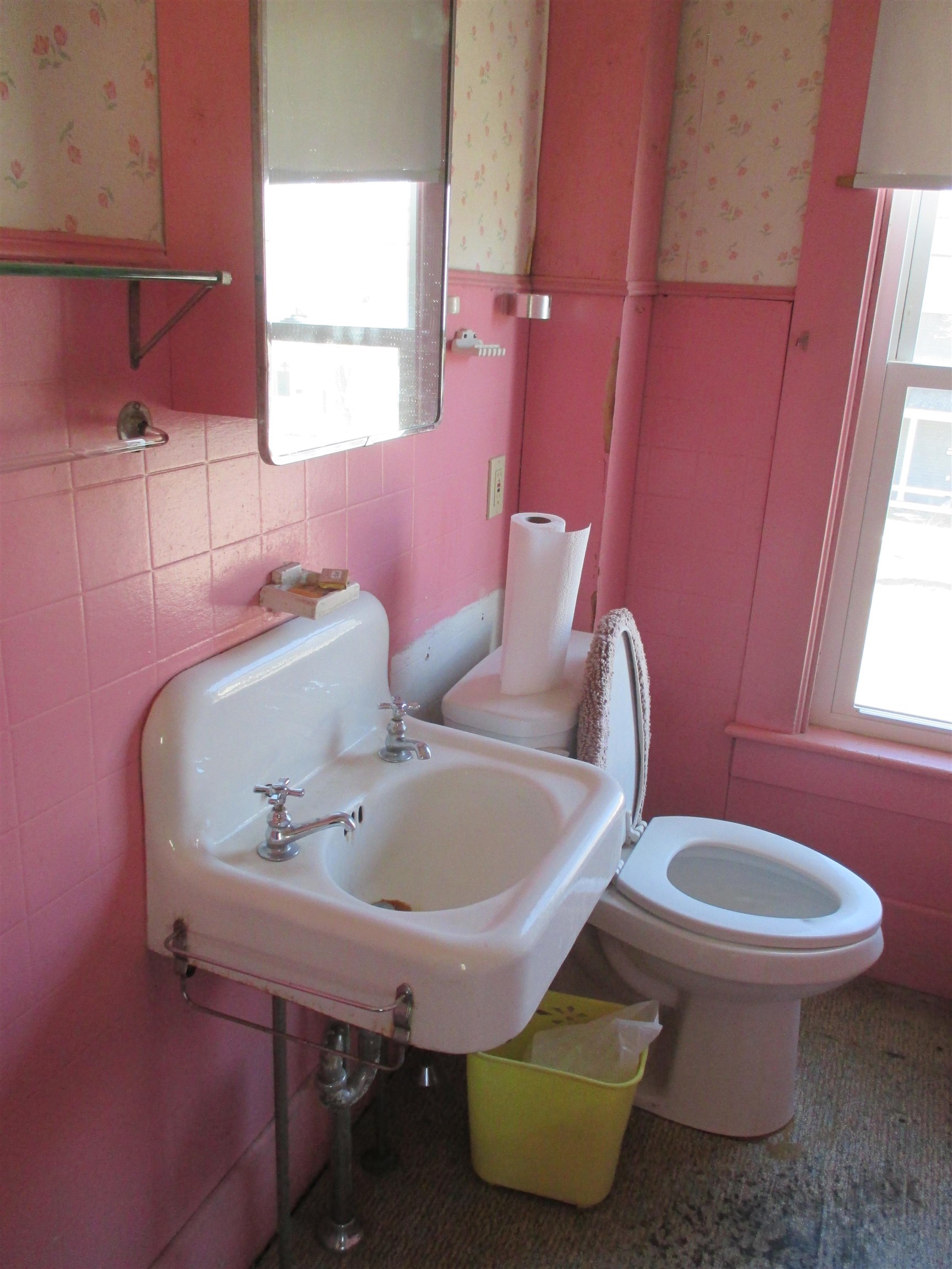 118 Charles Street Rochester, NH 03867 - Photo 17 of 46