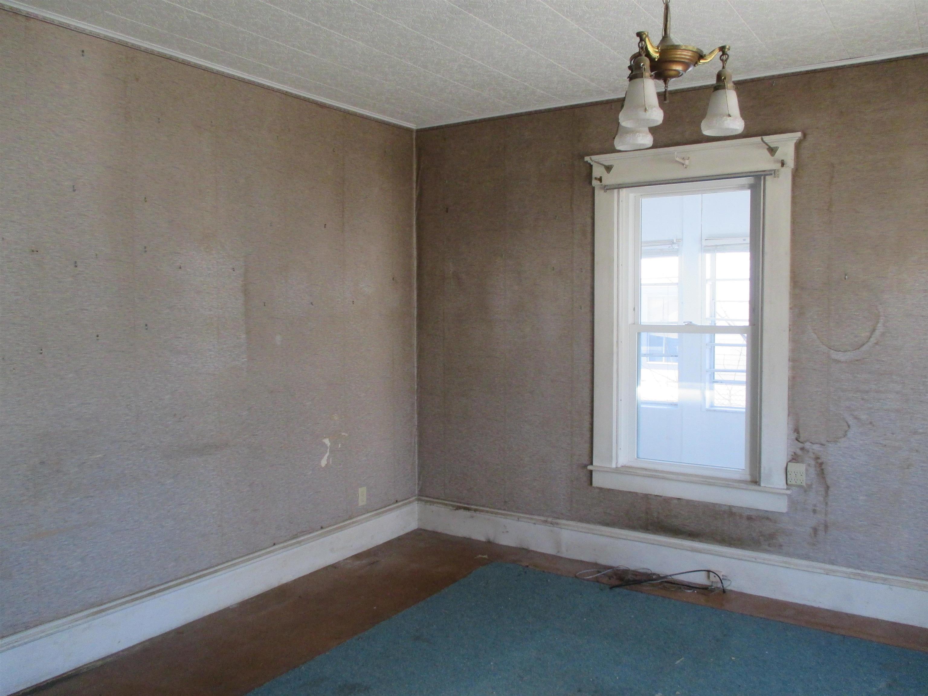 118 Charles Street Rochester, NH 03867 - Photo 7 of 46