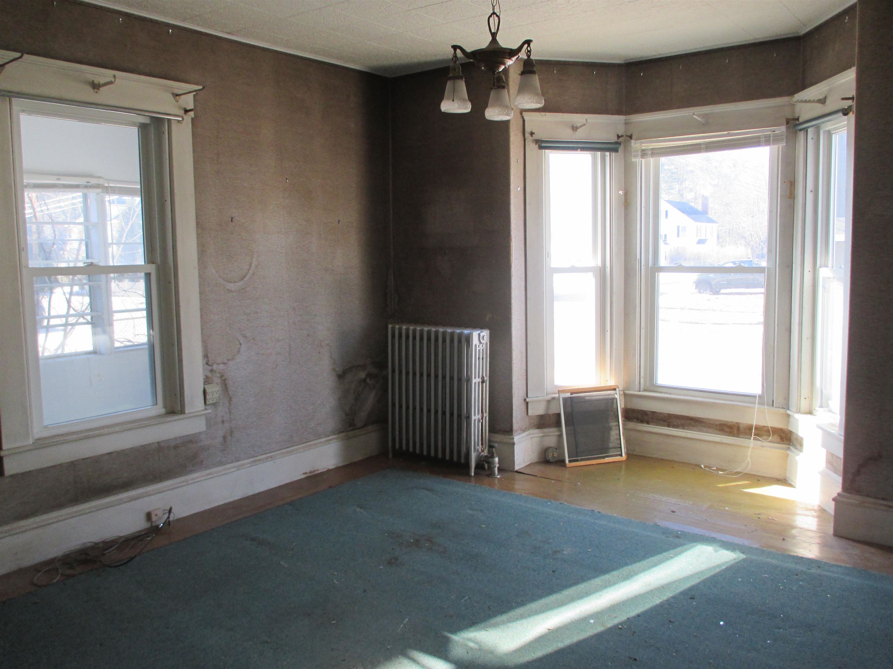 118 Charles Street Rochester, NH 03867 - Photo 8 of 46