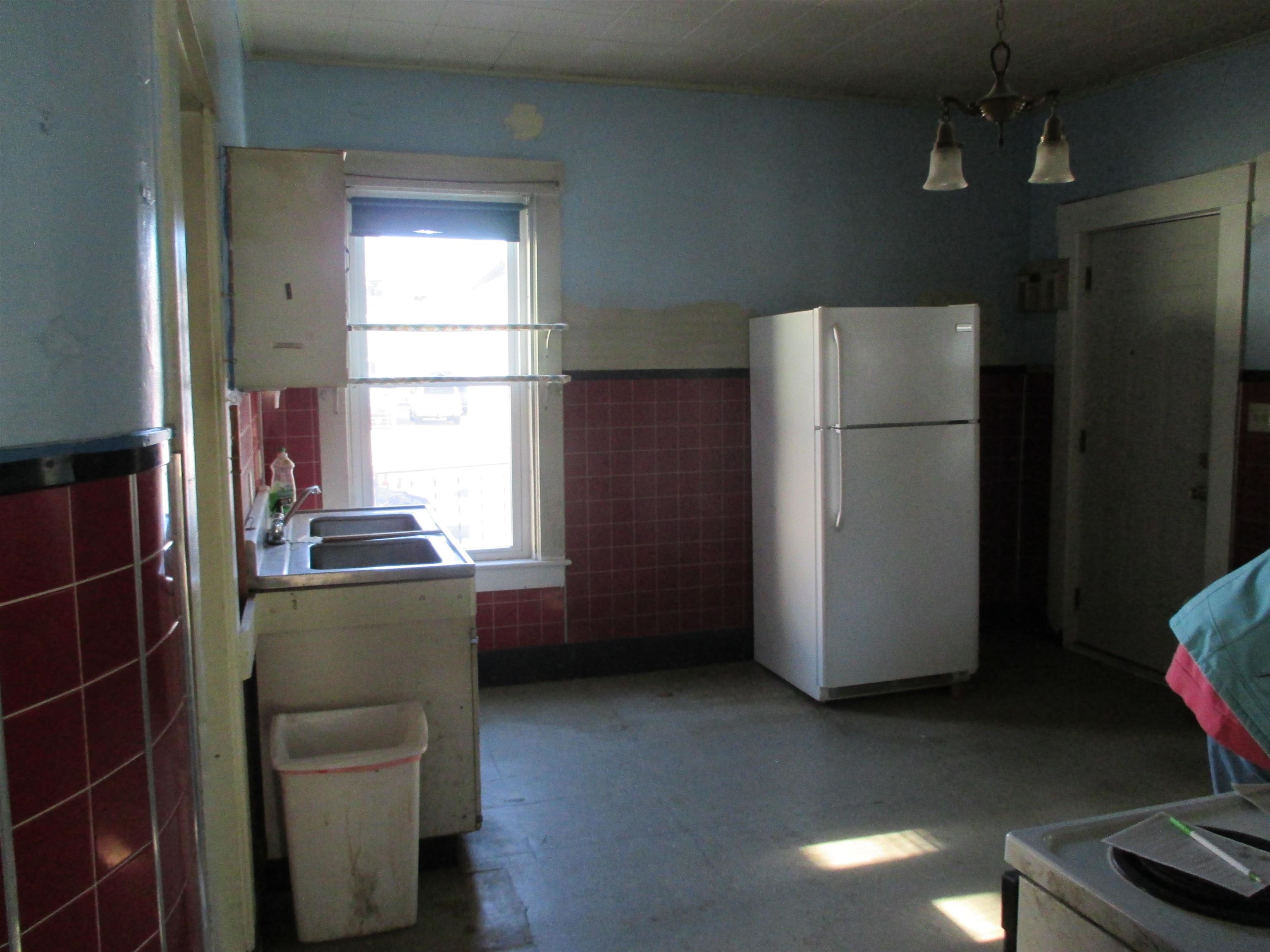 118 Charles Street Rochester, NH 03867 - Photo 10 of 46