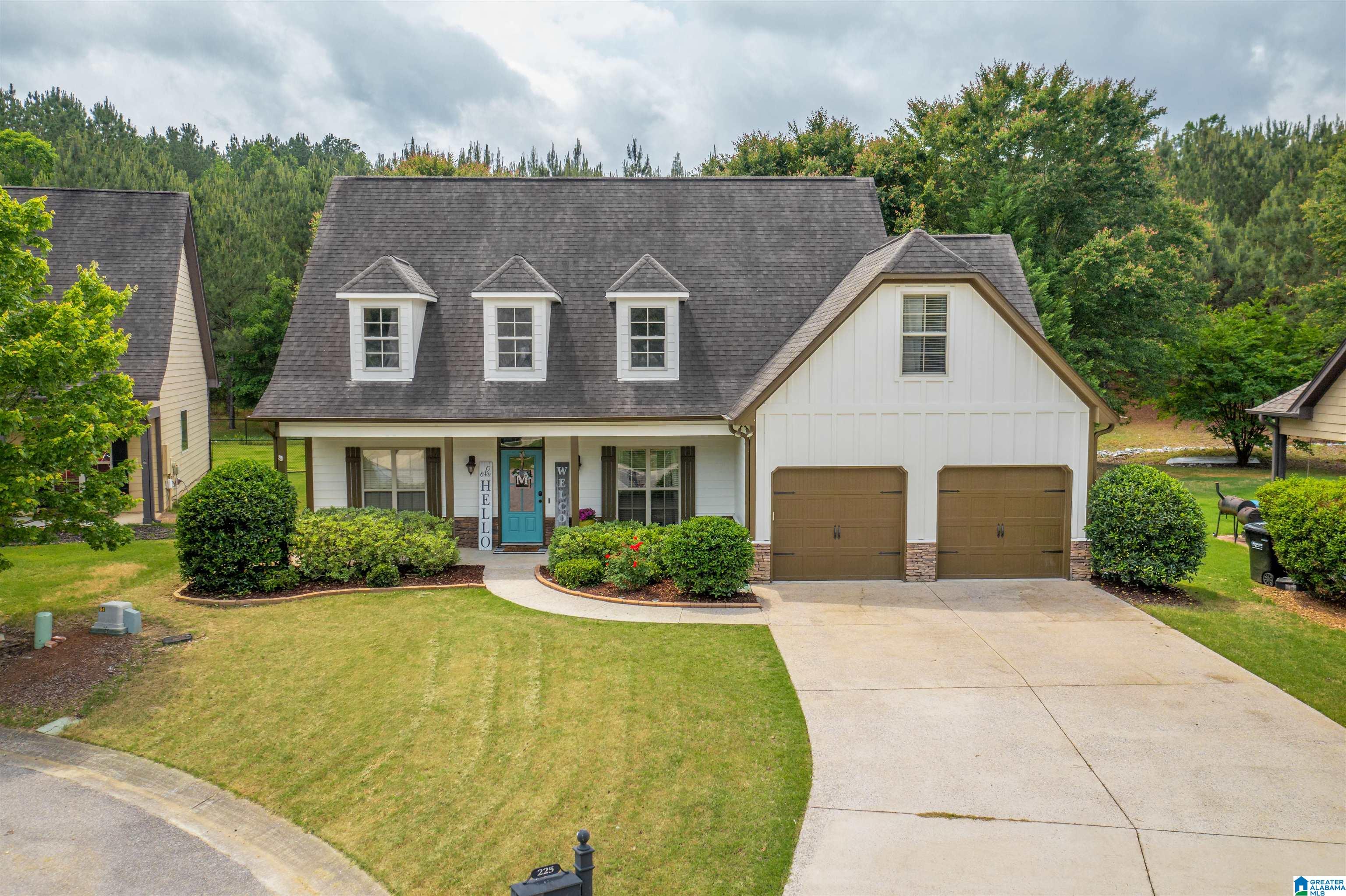 225 Perthshire Way Pelham, AL 35124 - Photo 2 of 31