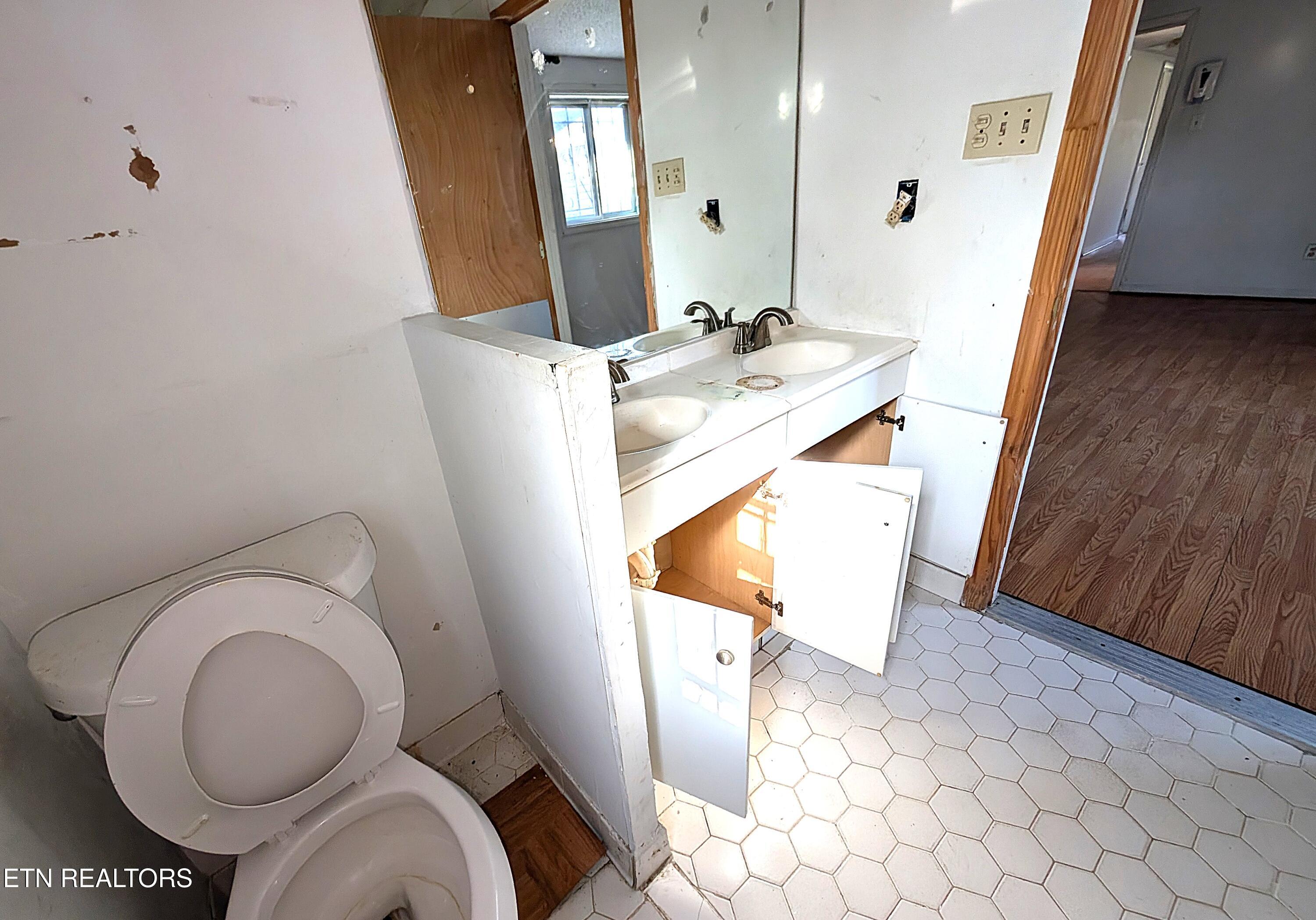 3771 McCain Road Memphis, TN 38109 - Photo 13 of 35 PXL_20260319_211113194