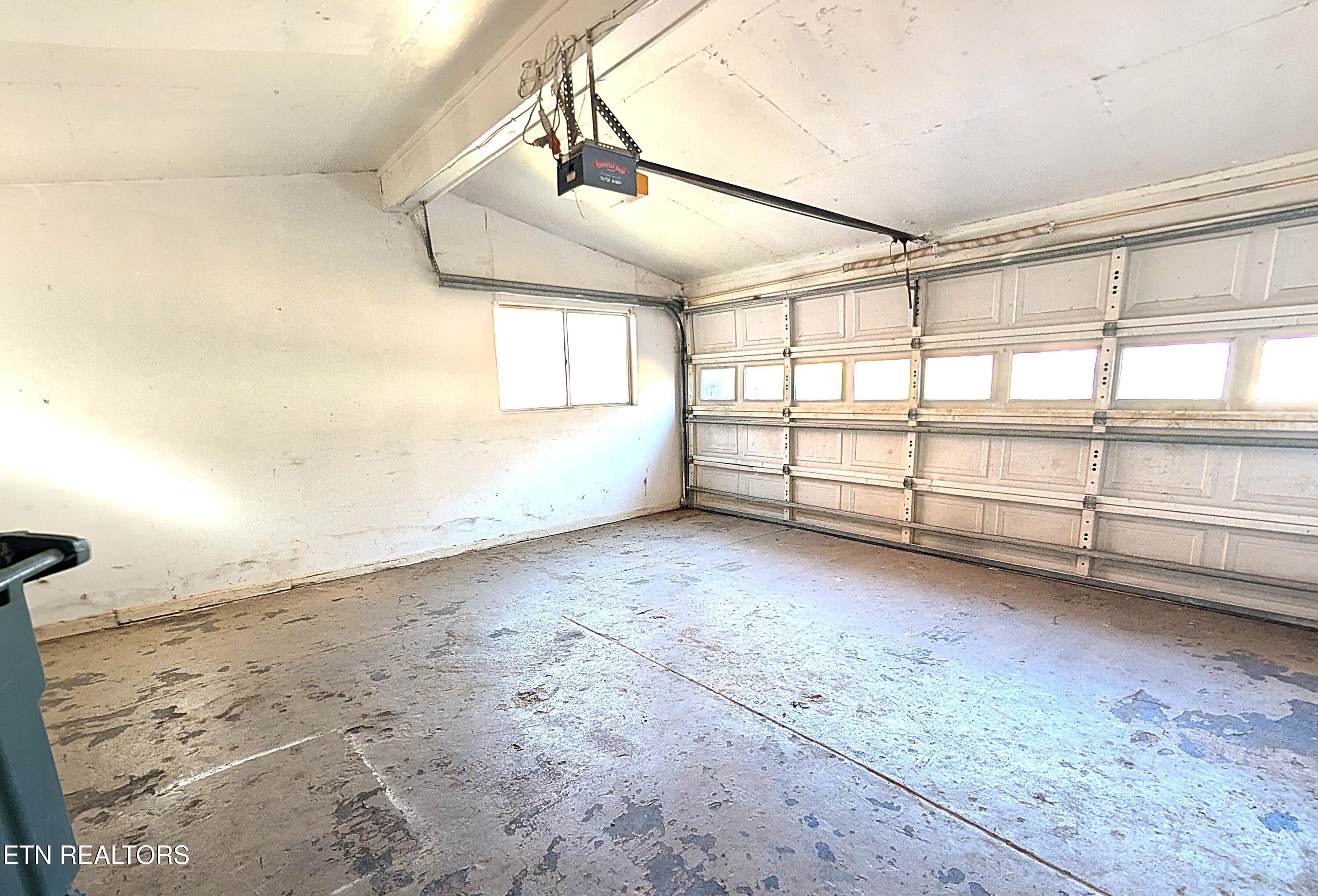 3771 McCain Road Memphis, TN 38109 - Photo 26 of 35 PXL_20260319_211733893.LONG_EXPOSURE-01.