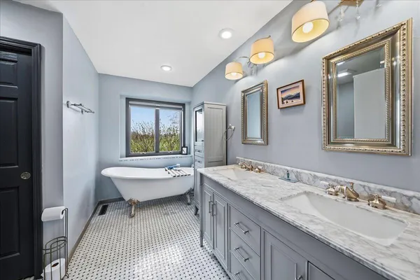 $599,900 | 317 North 250 West, Valparaiso, IN 46385