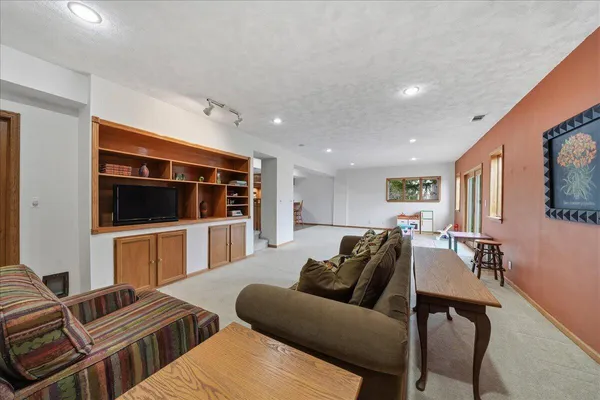 $599,900 | 317 North 250 West, Valparaiso, IN 46385