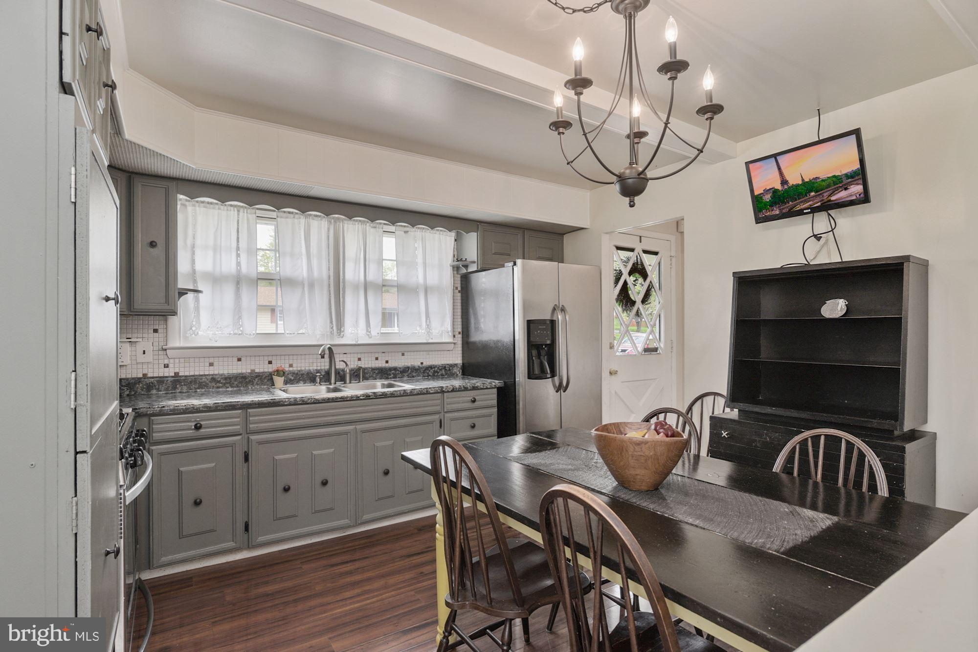6219 Commons Road Baltimore, MD 21237 - Photo 11 of 26