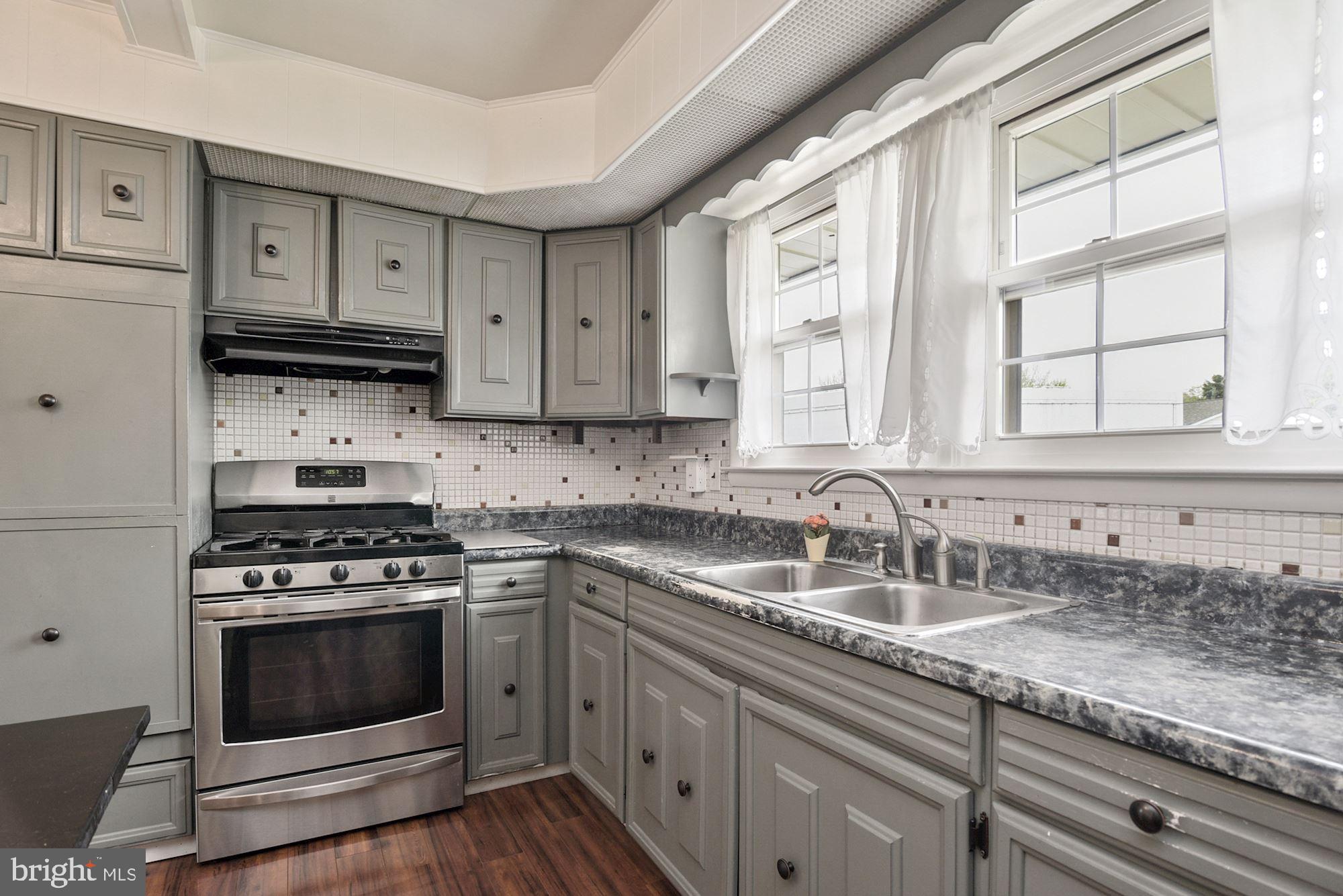 6219 Commons Road Baltimore, MD 21237 - Photo 12 of 26