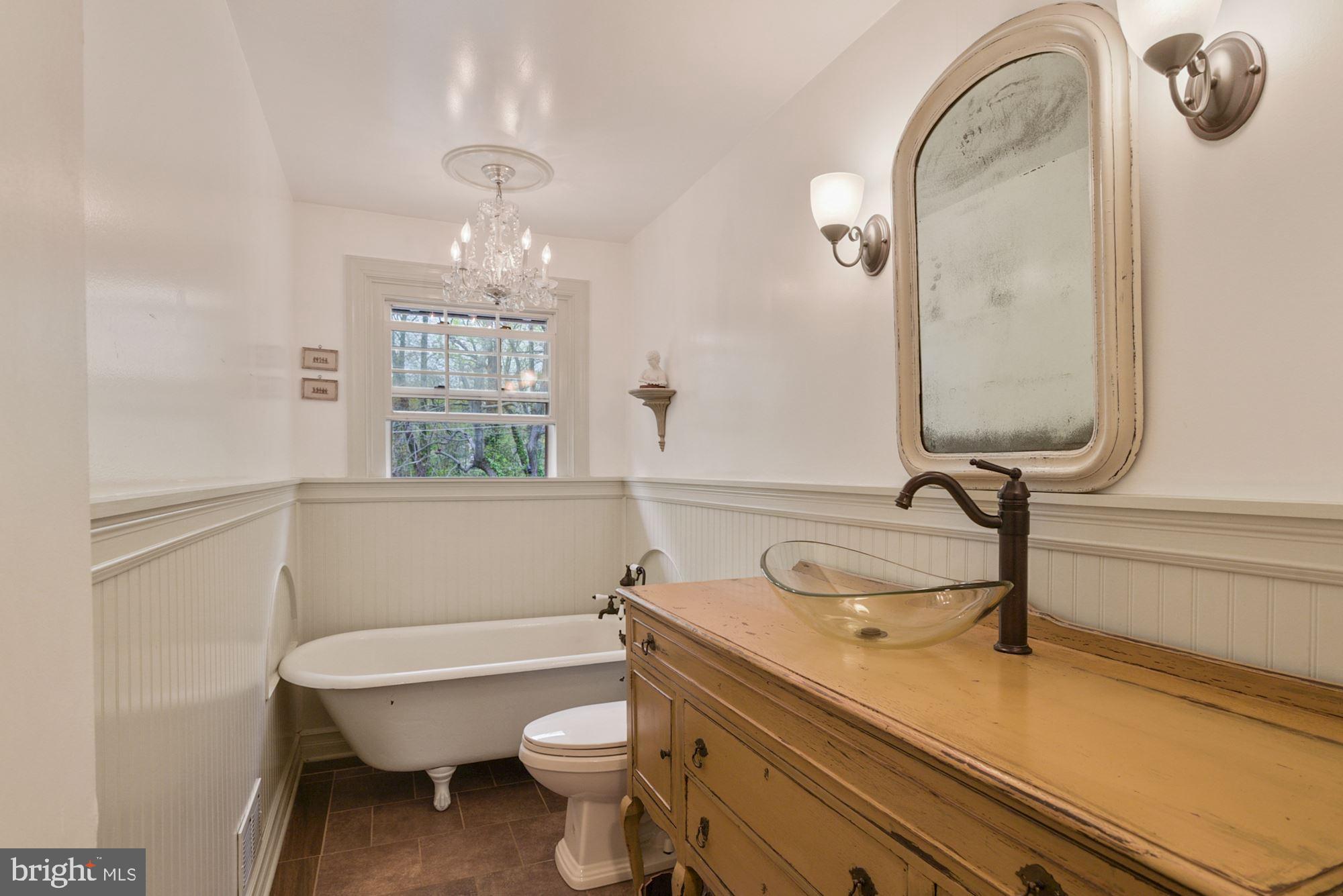6219 Commons Road Baltimore, MD 21237 - Photo 16 of 26