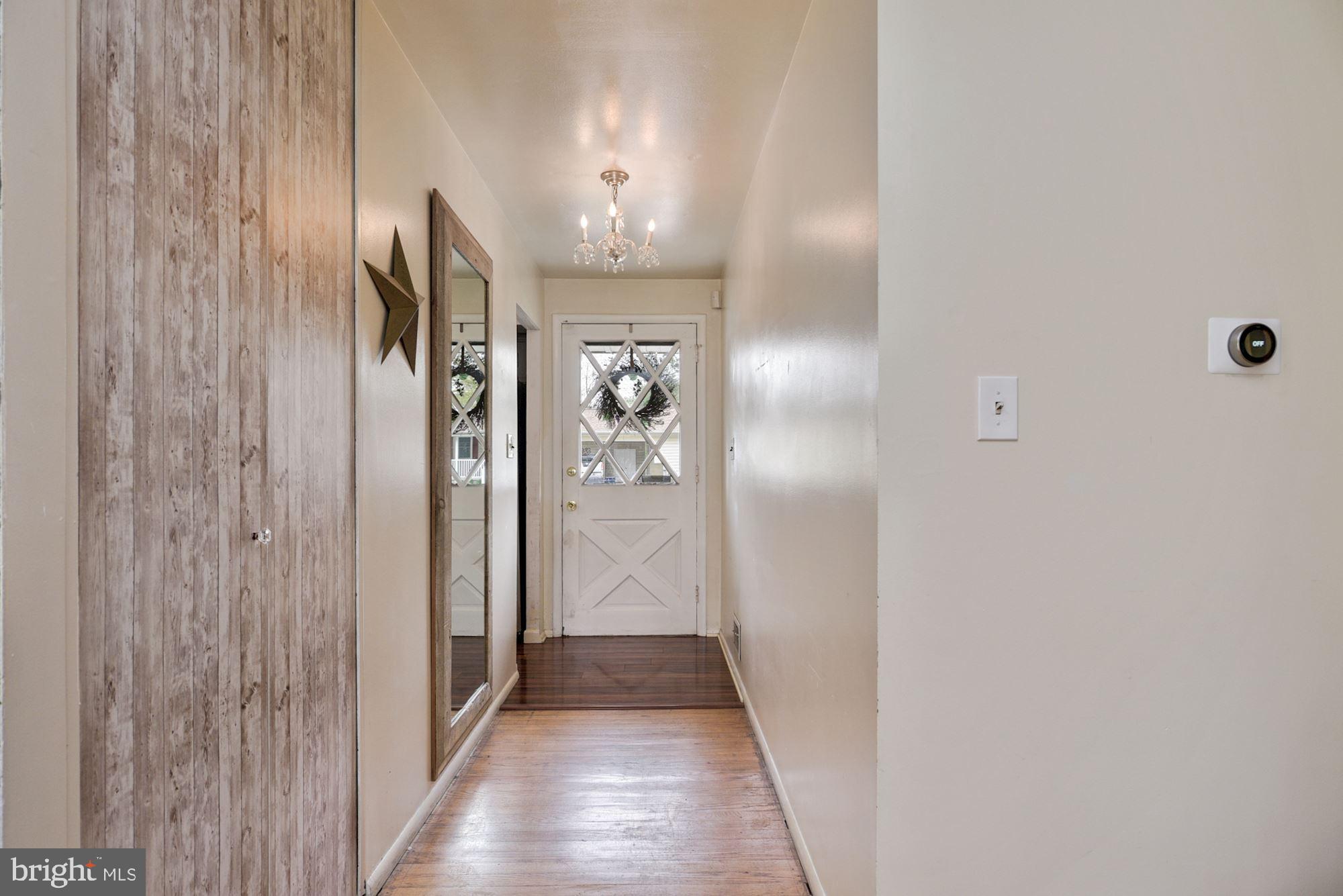 6219 Commons Road Baltimore, MD 21237 - Photo 6 of 26