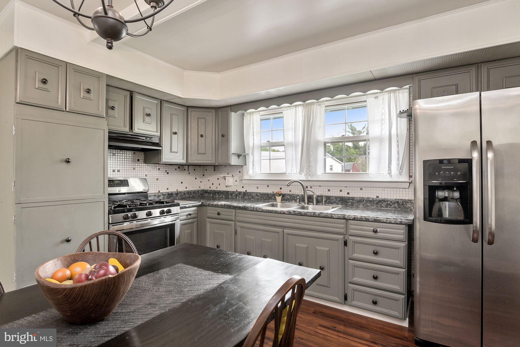 6219 Commons Road Baltimore, MD 21237 - Photo 10 of 26