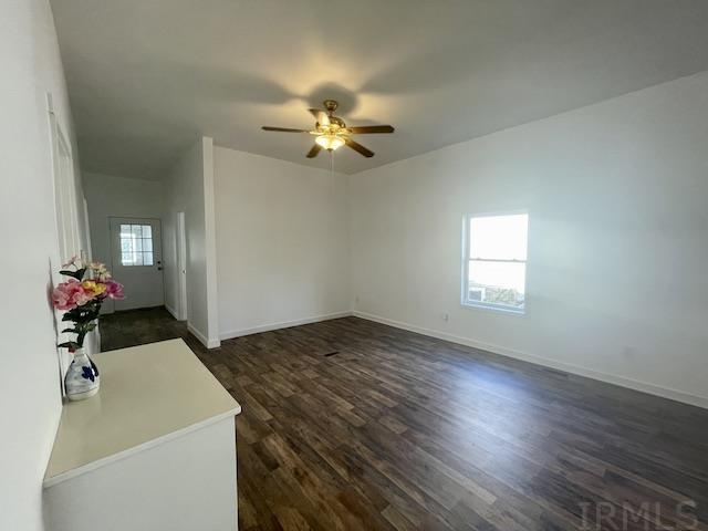 1210 Ridgeway Avenue Vincennes, IN 47591 - Photo 3 of 12 Gallery Image 3