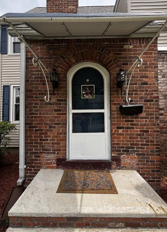 127 Melha Avenue Springfield, MA 01104 - Photo 10 of 41