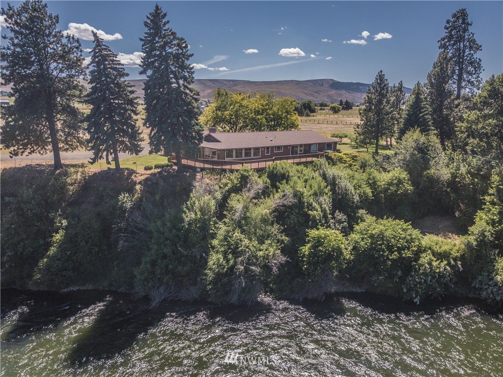 4291 Brown Road Ellensburg, WA 98926 - Photo 1 of 25 Gallery Image 1