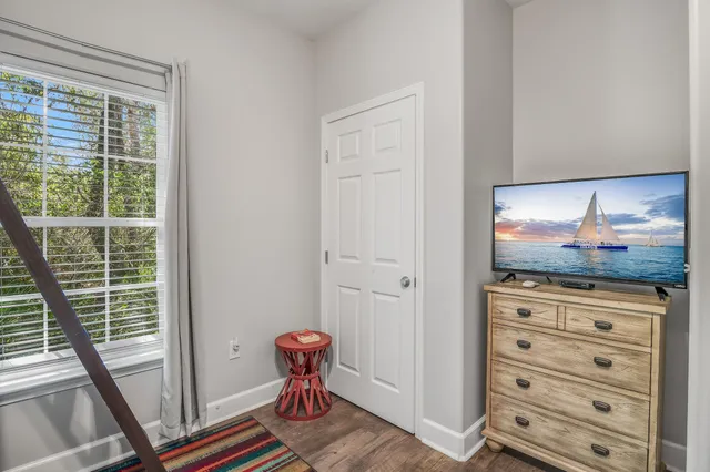 a view of a livingroom with furniture