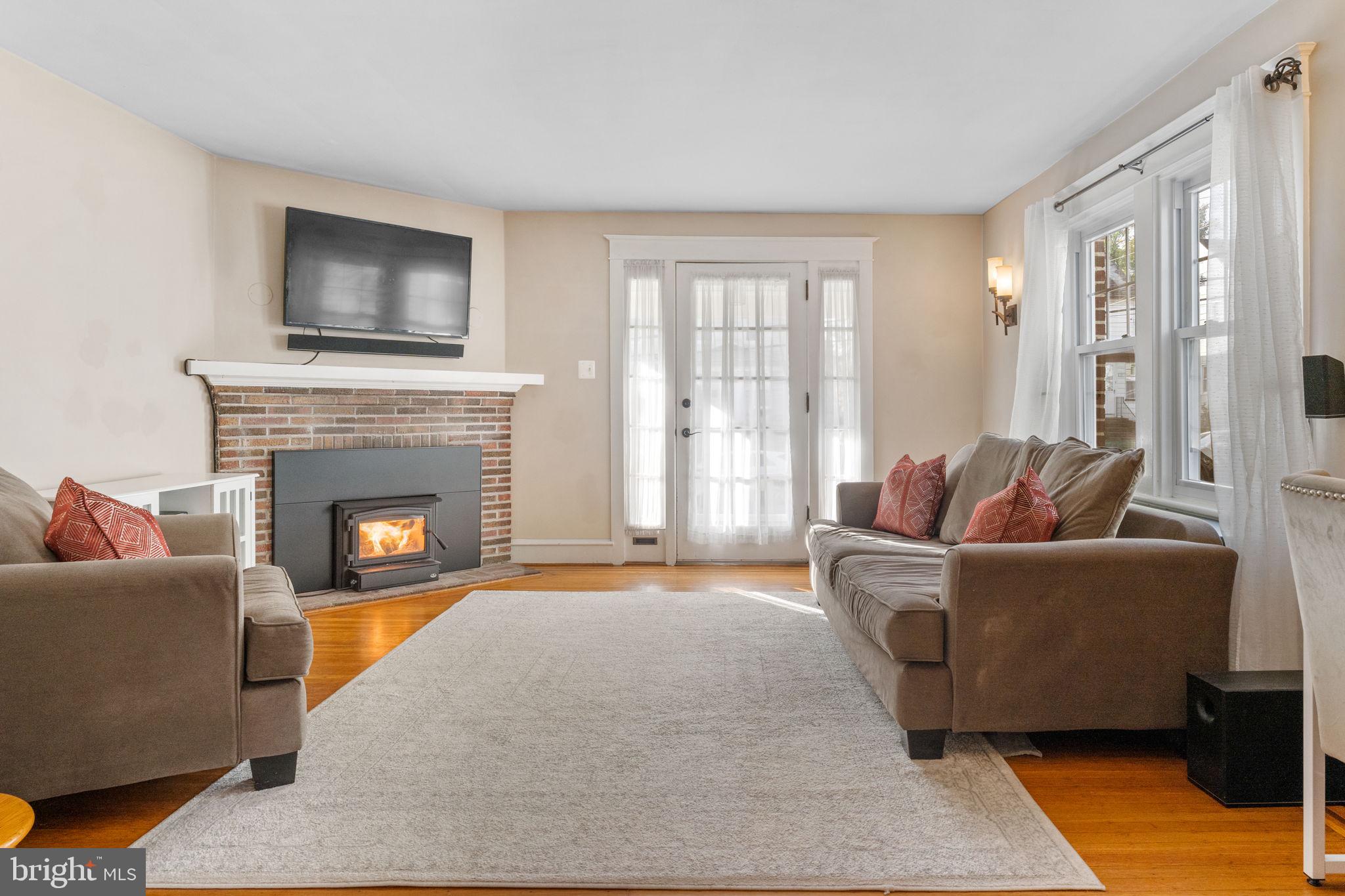 334 Oak Road Glenside, PA 19038 - Photo 3 of 26 Gallery Image 3