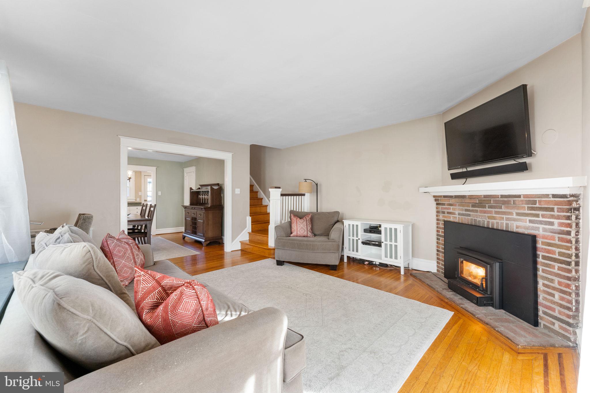 334 Oak Road Glenside, PA 19038 - Photo 6 of 26 Gallery Image 6