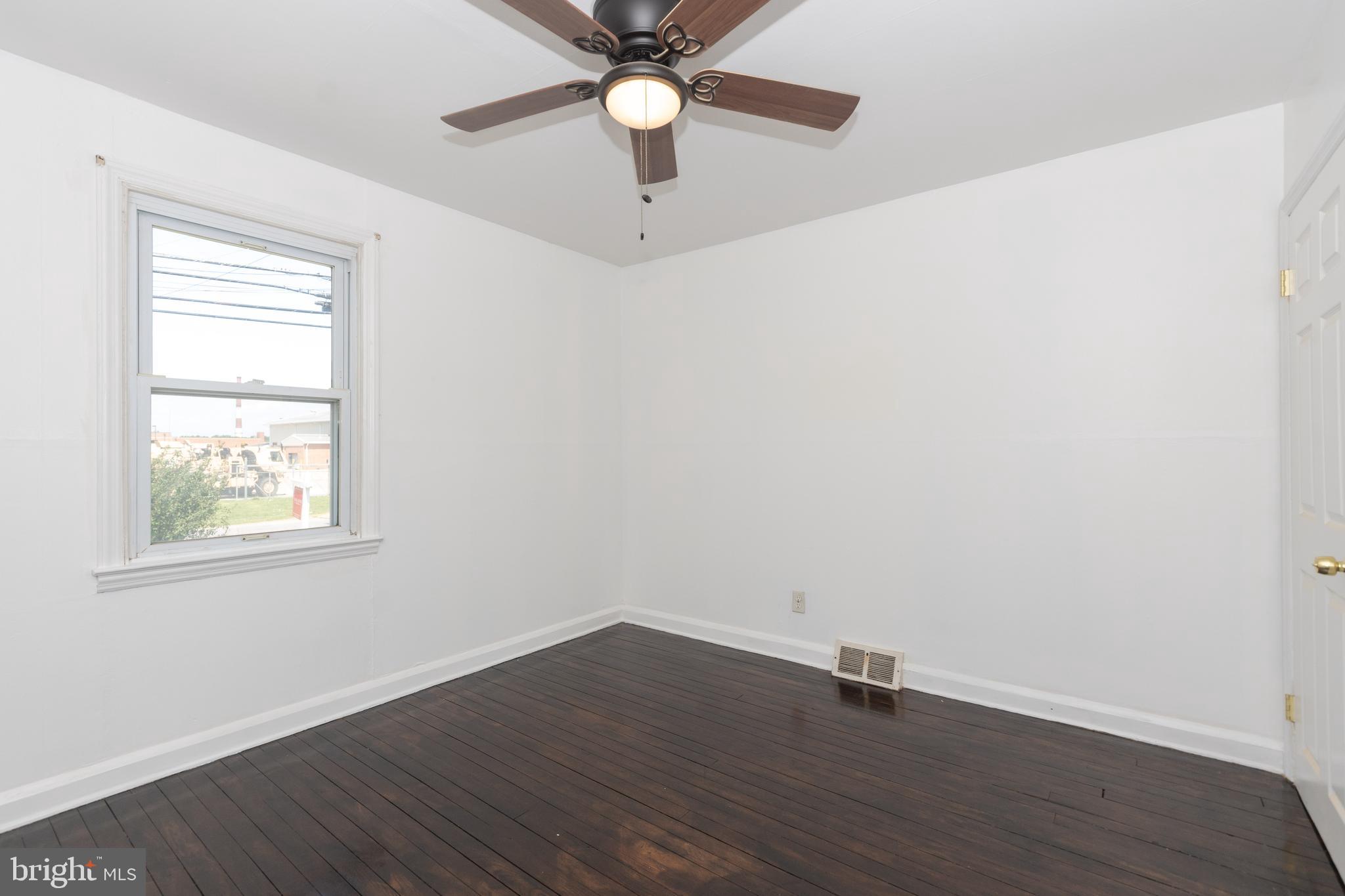 1209 North Point Road Baltimore, MD 21222 - Photo 22 of 45