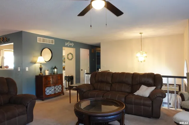 $250,000 | 2819 Montague Drive, Galesburg, IL 61401