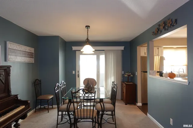 $250,000 | 2819 Montague Drive, Galesburg, IL 61401