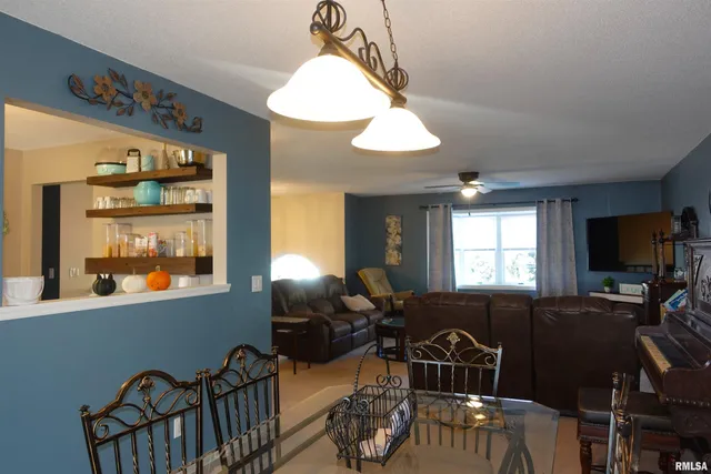 $250,000 | 2819 Montague Drive, Galesburg, IL 61401