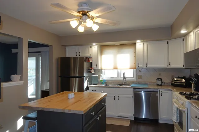 $250,000 | 2819 Montague Drive, Galesburg, IL 61401