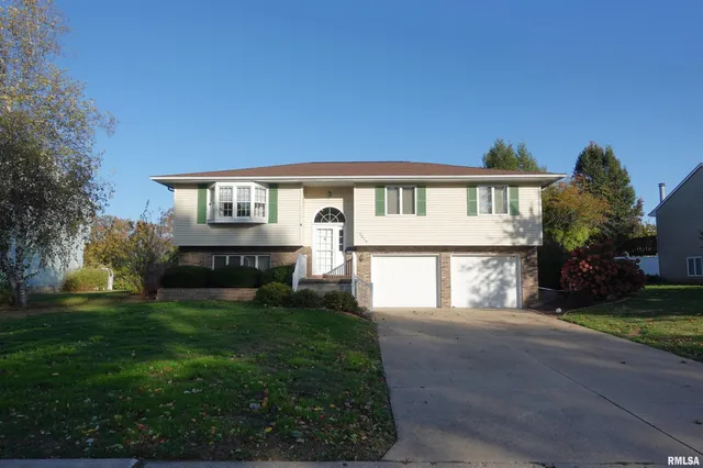 $250,000 | 2819 Montague Drive, Galesburg, IL 61401