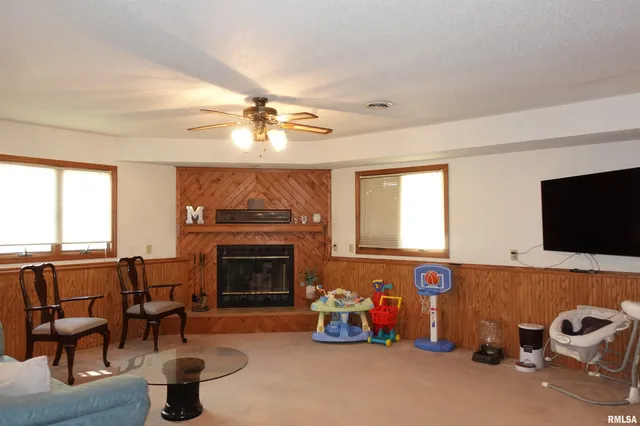 $250,000 | 2819 Montague Drive, Galesburg, IL 61401